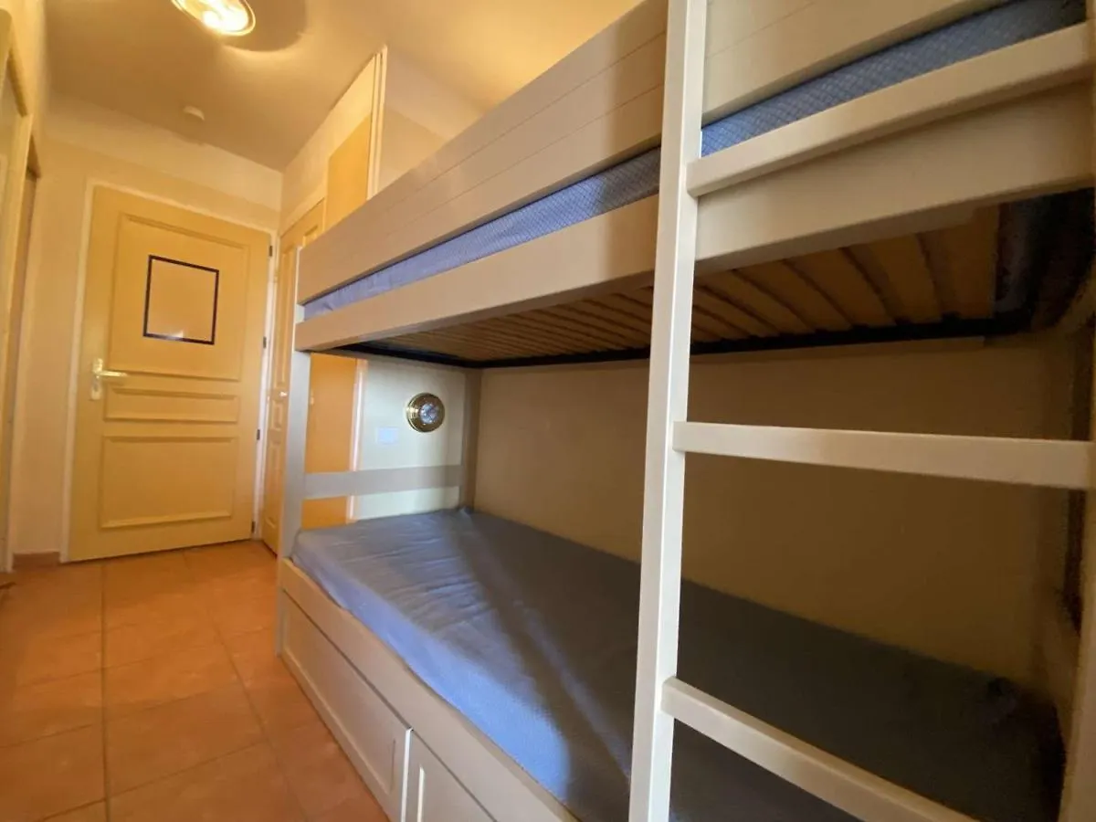 Les Issambres: Studio Cabine 4 Couchages, Clim, Piscine, Parking - Fr-1-226-84 Daire Les Issambres