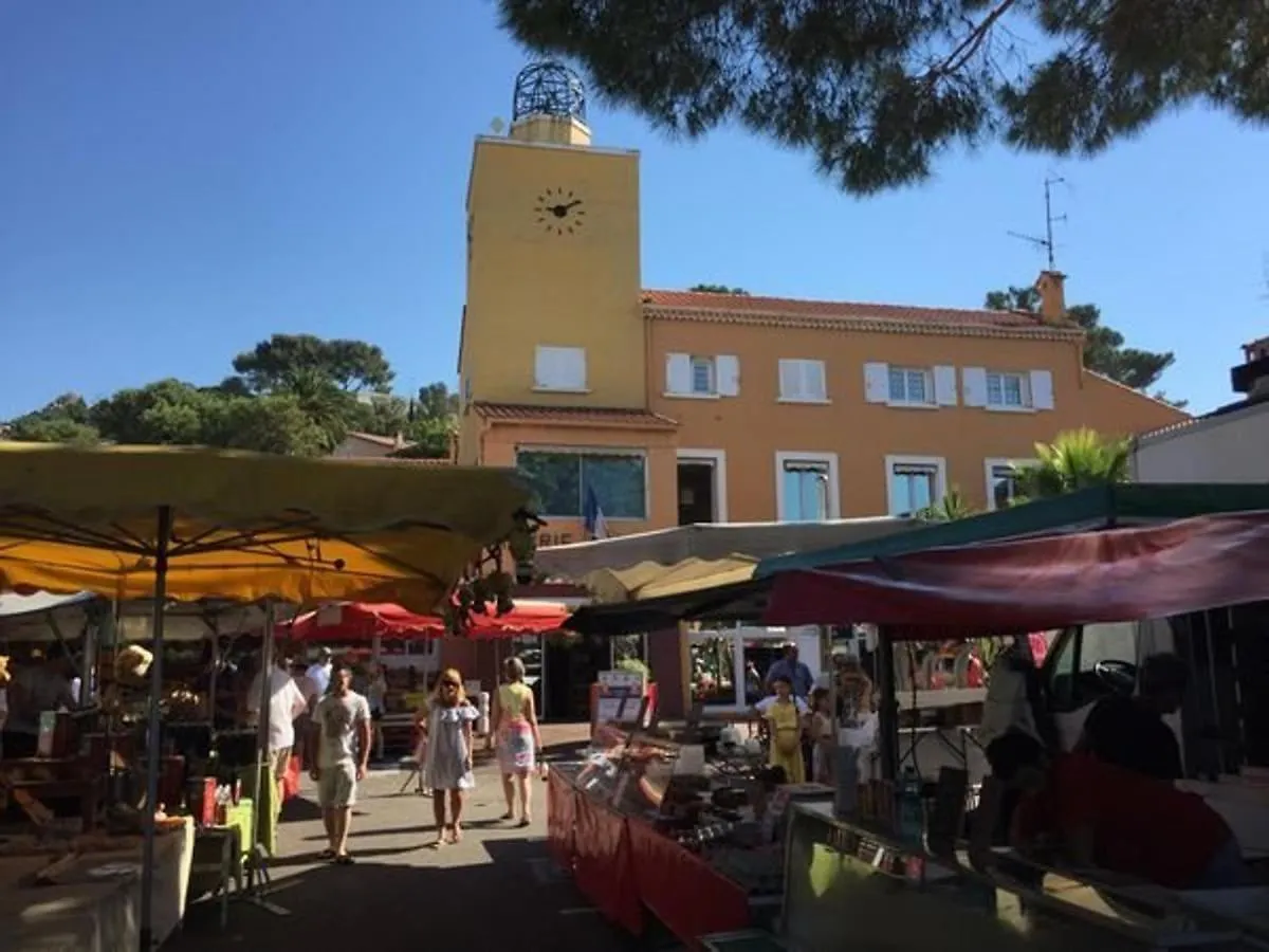 Les Issambres: Studio Cabine 4 Couchages, Clim, Piscine, Parking - Fr-1-226-84 Les Issambres